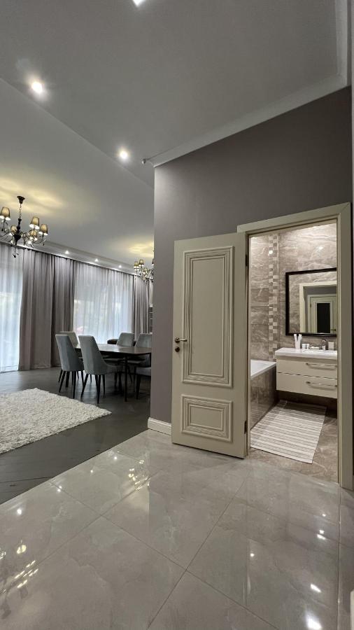 Hotel Manica Esentai City Almaty Extérieur photo